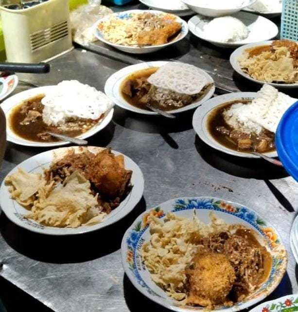 Pojok Ratna: Santapan Sederhana yang Menggugah Selera di Lombok Cilacap